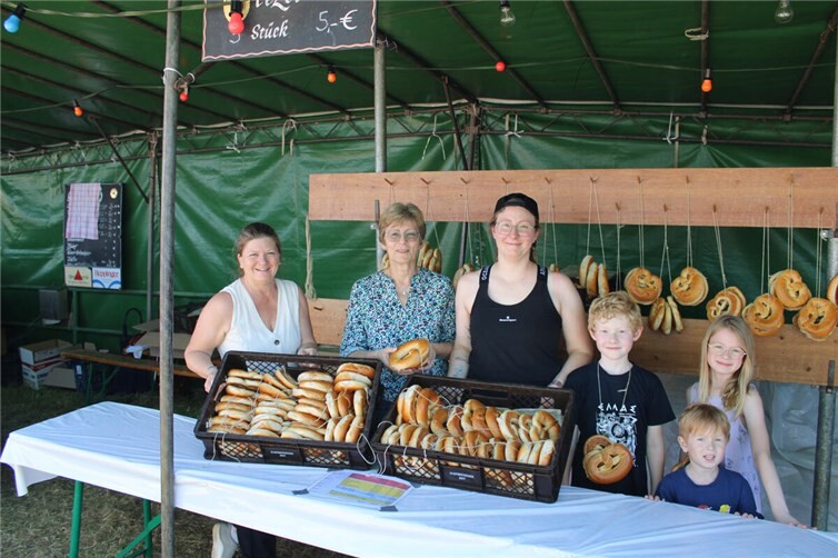 Pfingstwochenende auf der Landskrone im Zeichen des Brezelfest