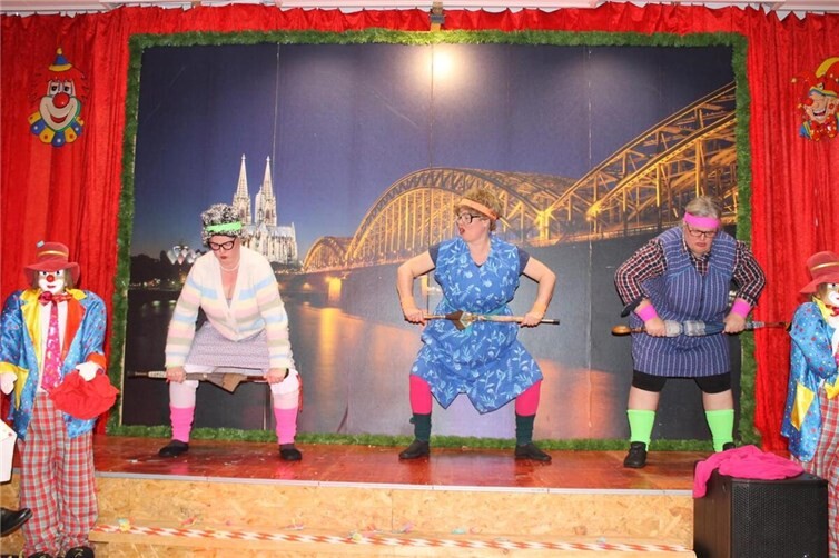 Kuchenbuffet und Unterhaltung