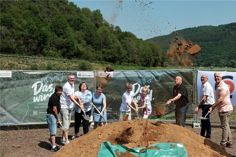 Neubau Sportplatz in Hönningen: Nachhaltiger Wiederaufbau nach Flutkatastrophe 2021