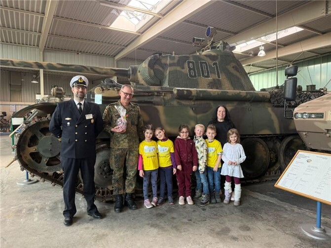 Kita-Kinder zu Besuch bei der Bundeswehr
