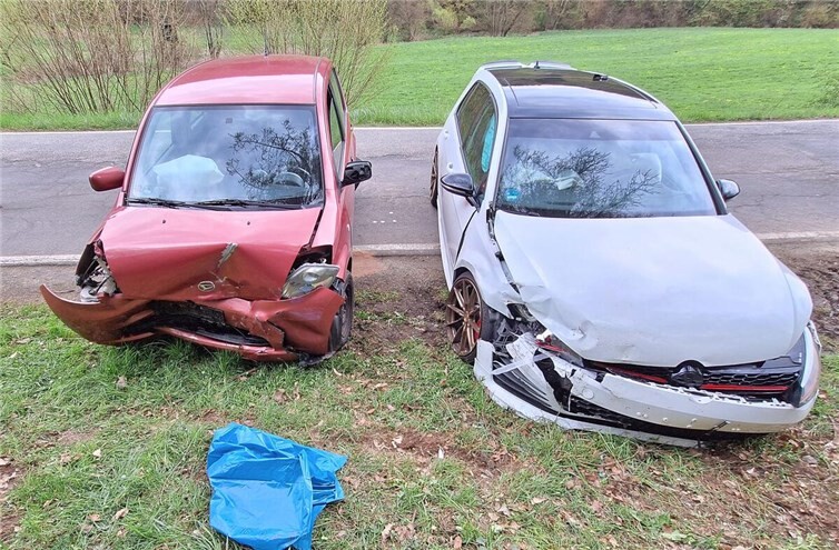 18.04.: Frontalzusammenstoß: Mehrere Verletzte nach schwerem Unfall bei Altenahr