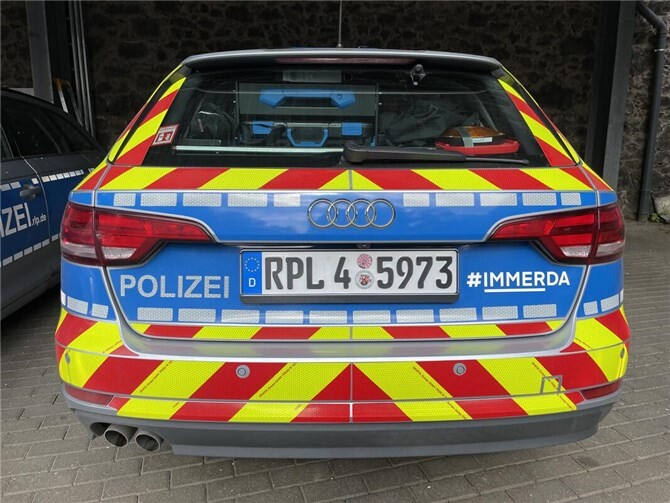 25.04.: Unbekannte flüchten nach Autodiebstahl: Polizei sucht Zeugen