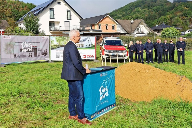 Spatenstich für neues Feuerwehrgebäude vollzogen