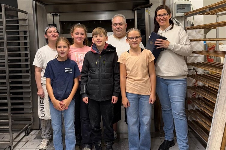 Erntedankfest mit Brotbacken und Gemeinschaft in Walporzheim