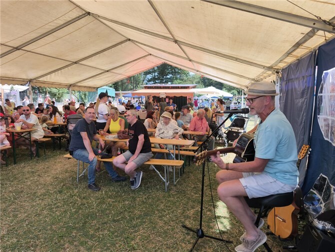 Schwanenteich verbindet Naturerlebnis und Familienfest