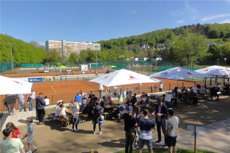 HTC Bad Neuenahr: Tennissaison 2026 mit Frühschoppen und großen Turnieren