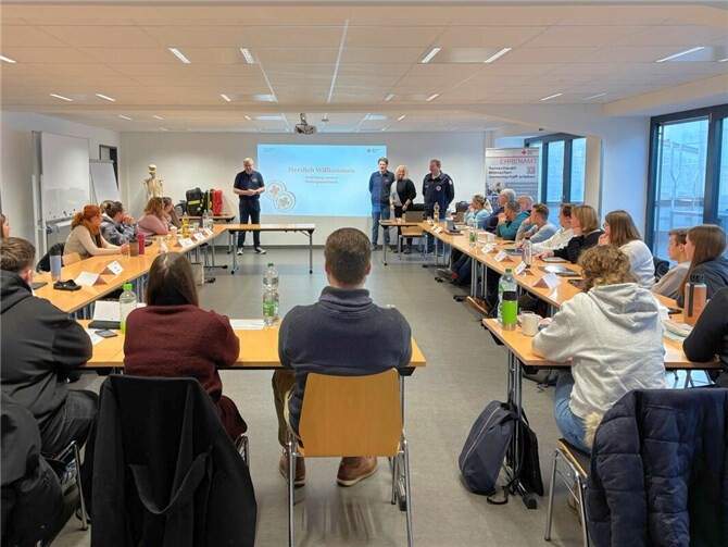 Rettungssanitäter-Ausbildung für 24 Ehrenamtliche des DRK