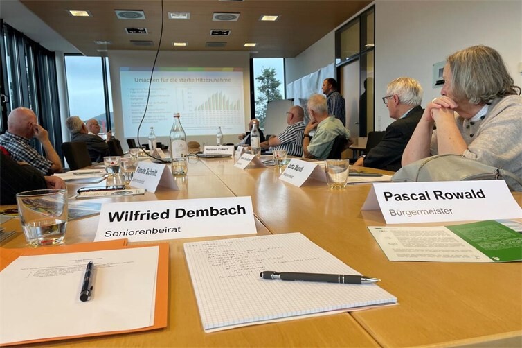 Bürgermeister Pascal Rowald besuchte Seniorenbeirat - Sprechstunde im Mehrgenerationenhaus