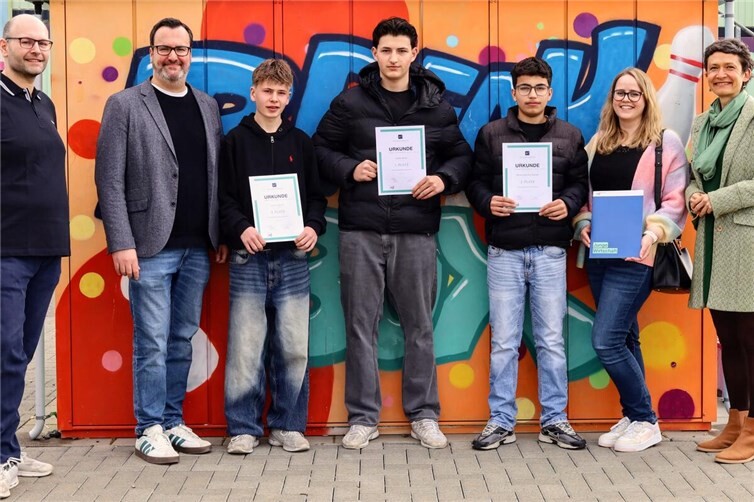 Leard Januzi vom Are-Gymnasium ist Kreissieger beim Wissensquiz „Wirtschaftswissen im Wettbewerb“