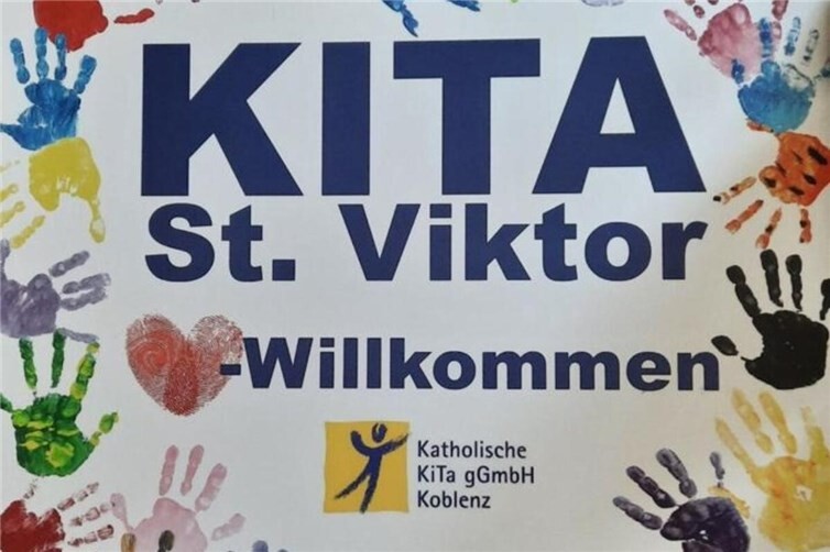 Kinderflohmarkt mit Spielzeug und Kinderkleidung in Oberbreisig