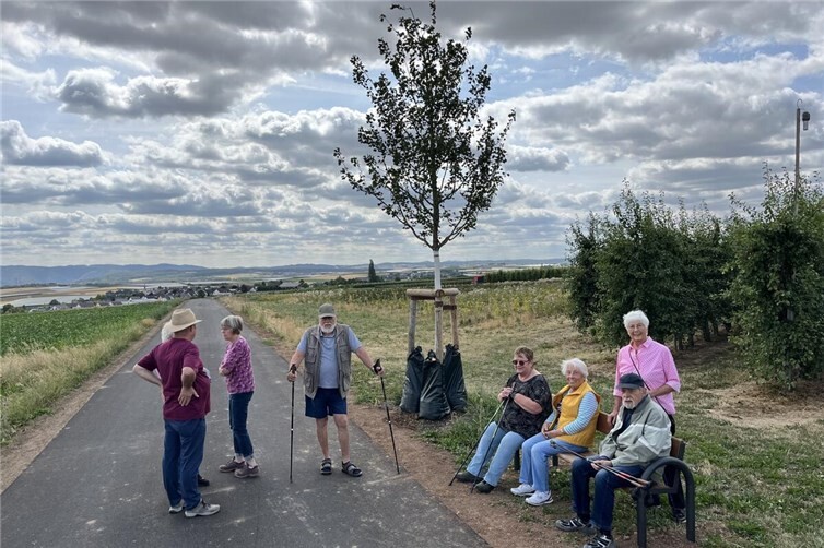 Spaziergangsgruppe Oedingen erkundet Ruhe-Oase in Grafschaft bei Remagen