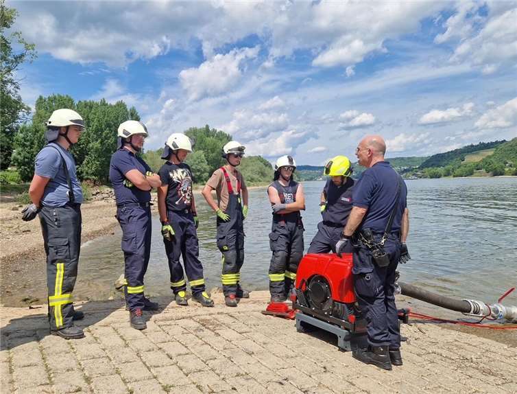 Lehrgang „Maschinisten für Löschfahrzeuge“ in Sinzig 