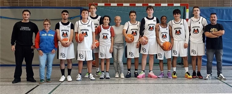 Neue Trikots für die U18-Basketballer