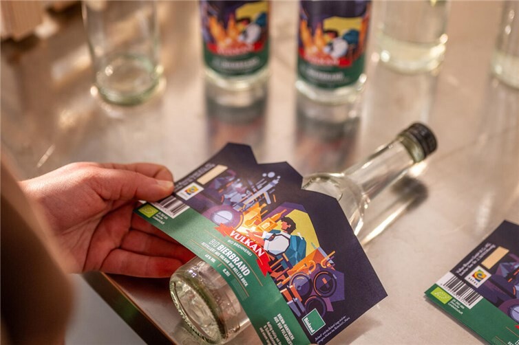 VULKAN Bio Brennerei in Mendig startet mit erster Bio Spirituose