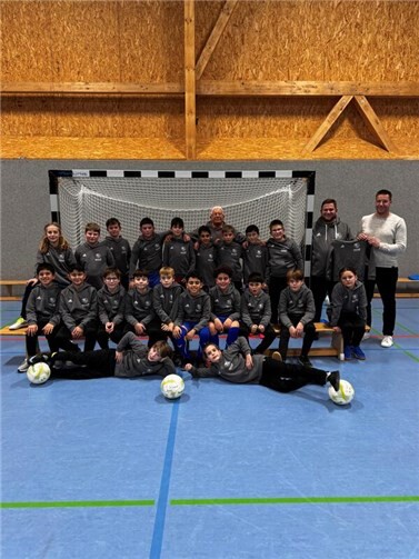 Neue Hoodies für die E-Jugend