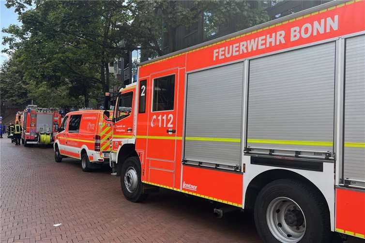 05.08.: Feuer breitet sich auf Wohnhaus aus 