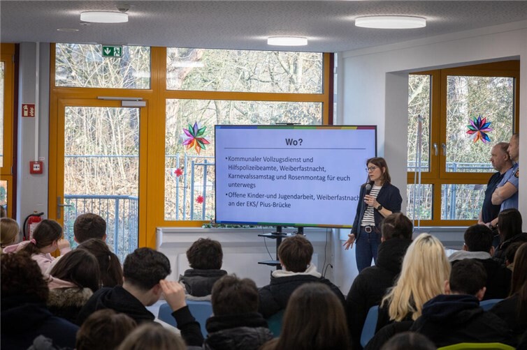 Präventionsarbeit an den Schulen vor Karneval