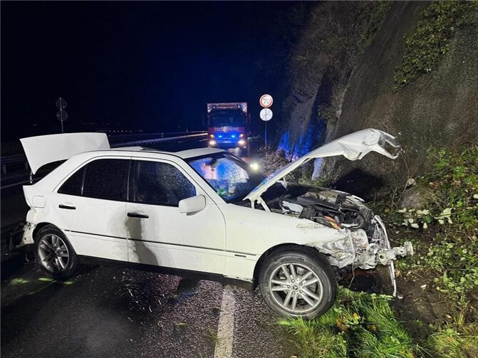 26.10.: Schwerer Unfall auf der B9 bei Remagen