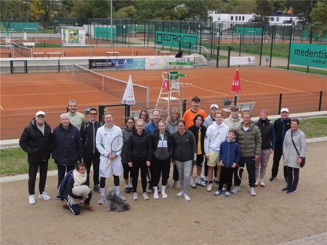 Spaßturnier bei kühlem Herbstwetter rundet Tennissaison 2025 ab