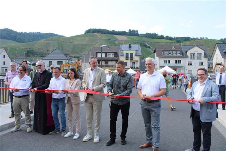 Neubau der Weinbaubrücke in Dernau erfolgreich abgeschlossen 