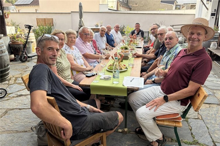 <div></div><div>Winzer- und Weinbruderschaft Ahr e.V. zu Gast im Weingut Bier</div>