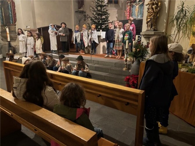 Stimmungsvolles Krippenspiel