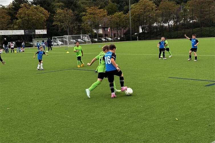 Gelungener E-Jugend-Fußballturniertag in Bachem mit acht Mannschaften