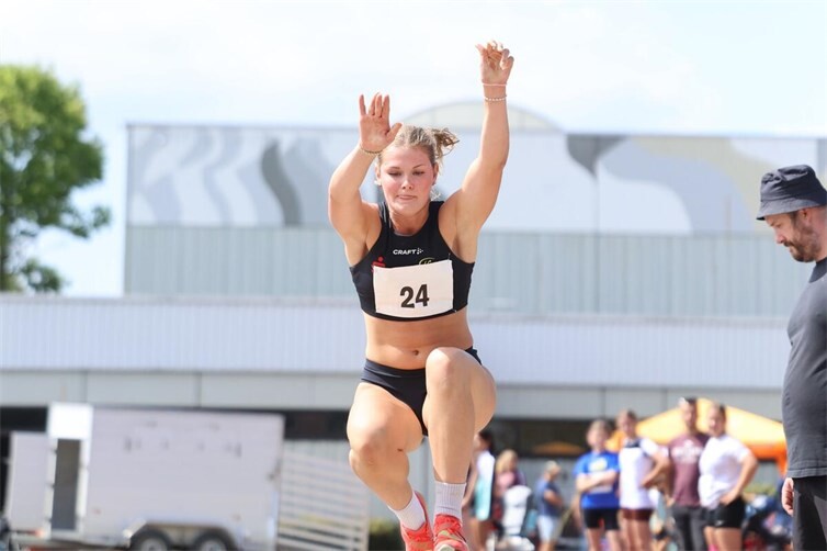 Lina Näkel und Johanna Scheufen vom SV Blau-Gelb Dernau im Vierkampf auf Platz 1 und 2