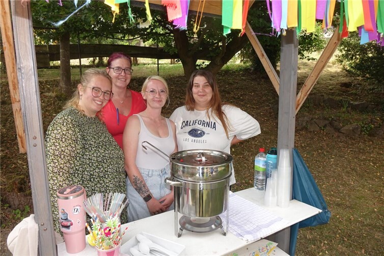Spanisches Sommerfest im Haus Bachtal in Burgbrohl begeistert Bewohner und Gäste