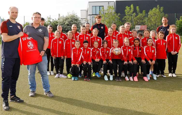 Große Freude bei den Fußballmädchen 