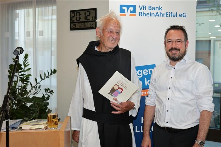 Autorenlesung mit Pater Stephan im Kloster Himmerod bei VR Bank Adenau