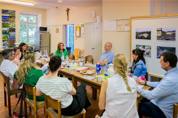 Mechthild Heil MdB im Gespräch mit Psychotherapeutinnen und Psychotherapeuten im Ahrtal