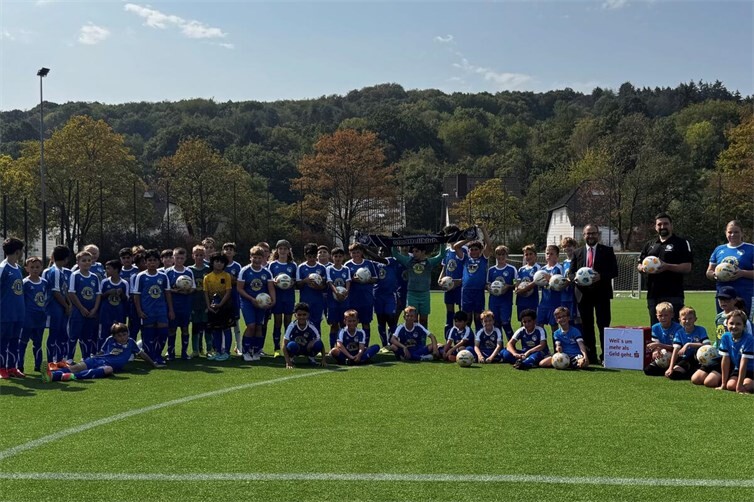 Kreissparkasse Ahrweiler unterstützt Jugendfußball der SG Bachem/Walporzheim