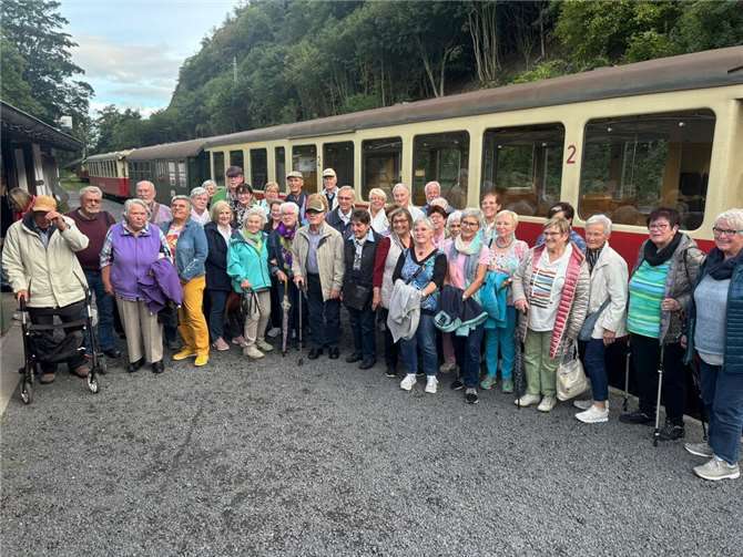 Senioren aus Löhndorf unterwegs mit der Brohltalbahn 