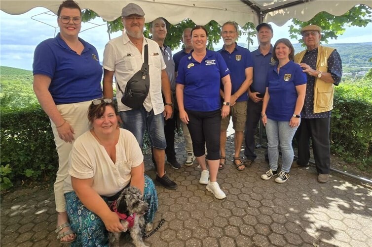 KG Blau-Weiss Neuenahrer Schinnebröder besucht Hemmessener Bürgerfest in Bad Neuenahr