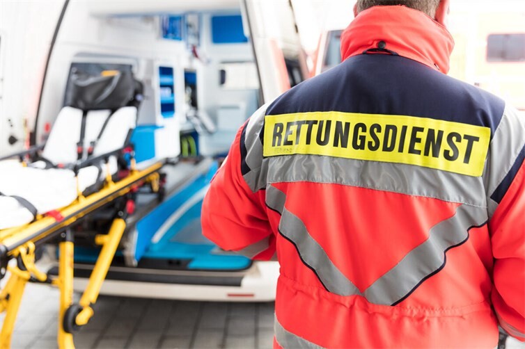 28.09.: Mann bedroht Rettungskräfte mit Schere