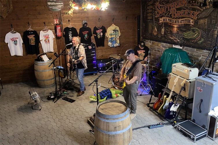 Southern Rock Live in Hemmessen mit Southern Breez und Weltpremiere