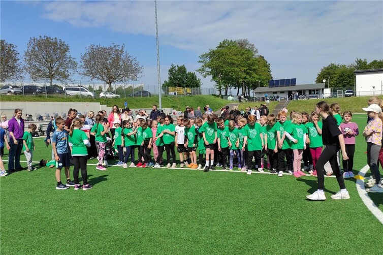 Sport- und Spielfest der Grundschule An der Arche in Leimersdorf mit vielfältigen Angeboten