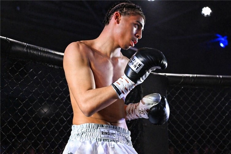 Steven Imeh überzeugt weiter auf ganzer Linie - Bad Neuenahrer Boxtalent auf dem Sprung