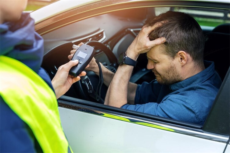07.09.: Lohmar: Polizei stoppt betrunkenen Fahrer mit rund 2,6 Promille