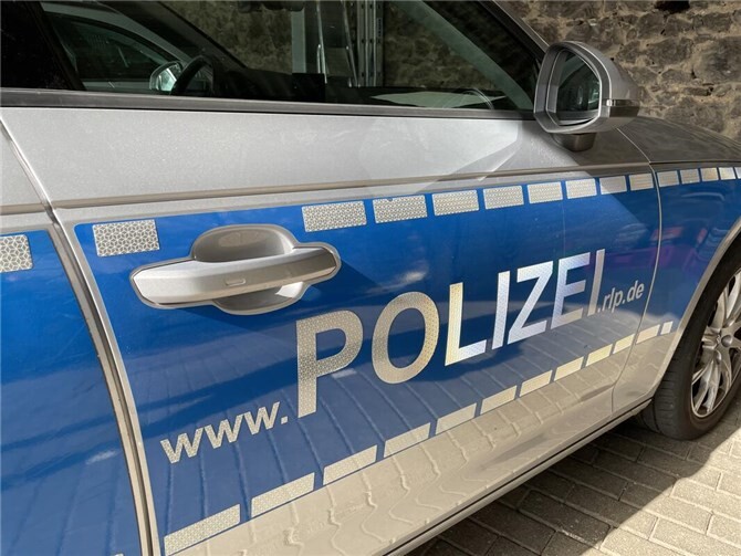 02.08.: Nach Motorradunfall: Schwer verletzter Fahrer flüchtet