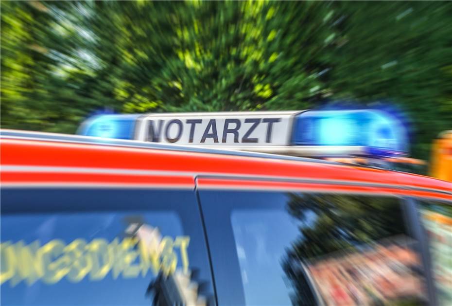  Auto überschlug sich: Fahrer und Beifahrerin verletzt