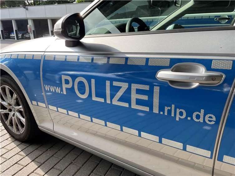 Die Polizei fahndet nach den Tätern und bittet um Mithilfe 