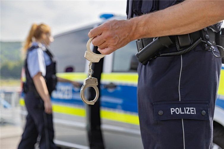 11.01.: Polizei schnappt 14-Jährige nach Einbruch in Bauernhof