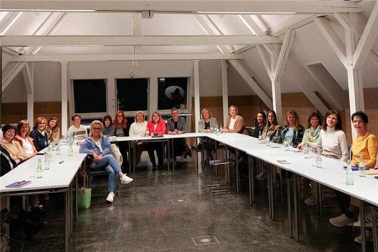 „Glück ist lernbar“ – Impulsvortrag von Dirk Gemein begeistert Unternehmerfrauen