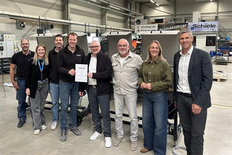 Schiele Maschinenbau GmbH und Realschule plus Niederzissen erneuern ihre Schulpatenschaft