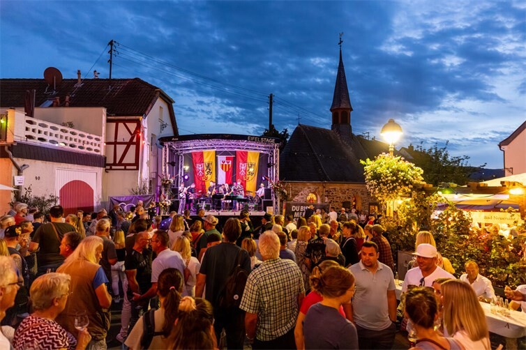 FestiWein Bachem: Einzigartiger Mix aus Weinfest und Musikfestival