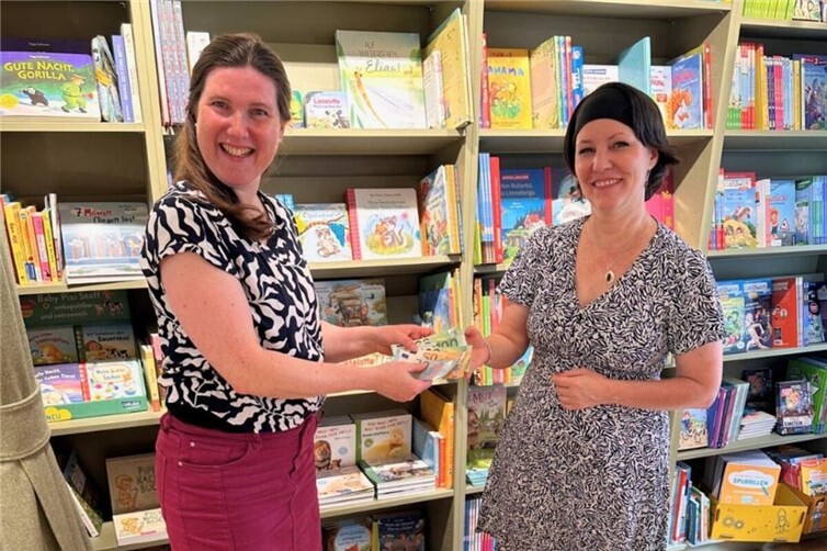 Buchhandlung am Ahrtor spendet 470 Euro an Kinderschutzbund Ahrweiler