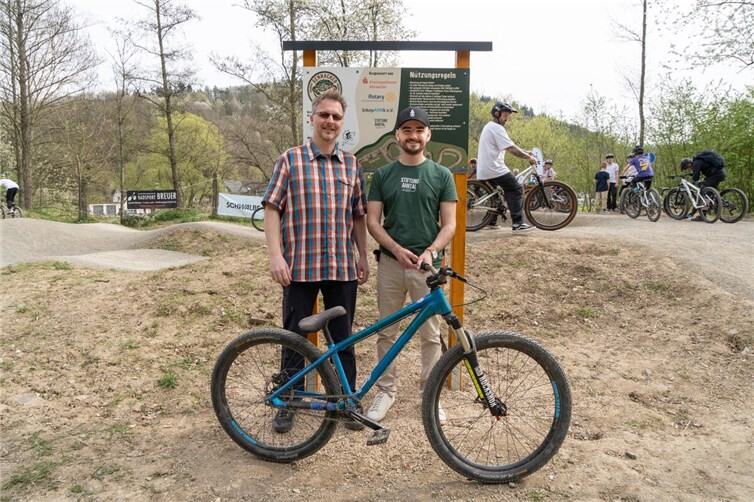 Stiftung Ahrtal unterstützt Bau eines Bikeparks in Insul mit 5.000 €