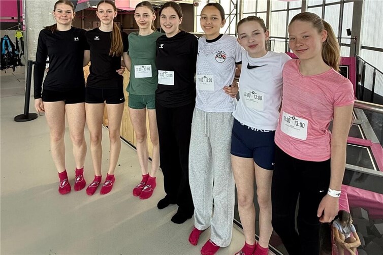 Dernauer Leichtathletinnen besuchen den Trampolinpark in Köln